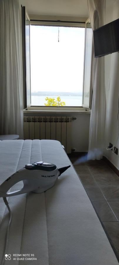 Iride Sul Lago 1 Via Principessa Jolanda 10-Piazza Del Molo Anguillara Sabazia Luaran gambar